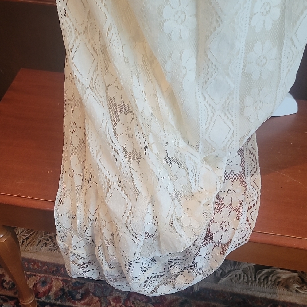 Elegant Cream Lace Backless 4x Dress - Picture 5 of 5
